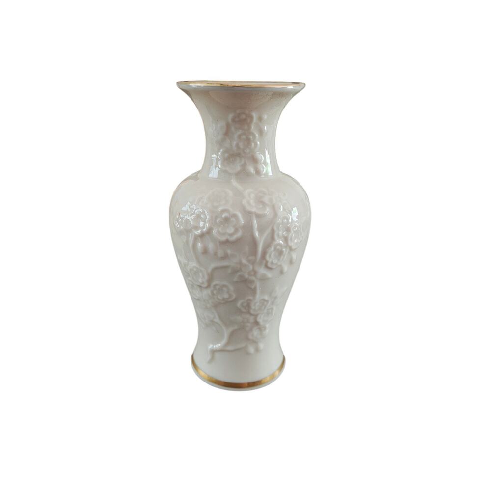 Lenox Ivory-Colored Ming Blossom Vase w/24k Gold Trim: Made in USA